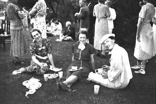 7.5.1: Campus Supper, 1937