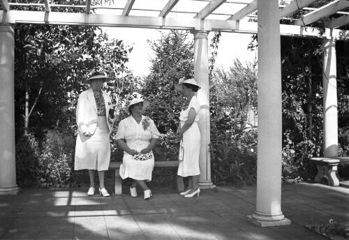 7.5.9: Garden Club Meeting, 1938