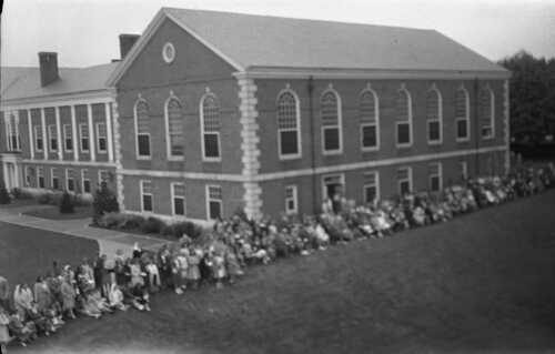 2.22.7-16: May Day festivities, Radford Campus, 1940s