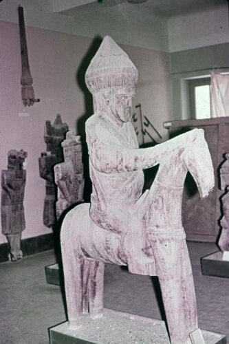 3A015 Equestrian Statue