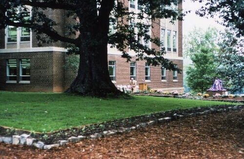 Alumni Memorial Garden 