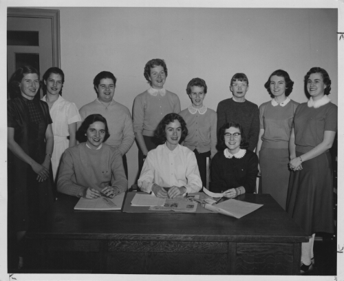 Grapurchat Editorial Staff, c. 1940s