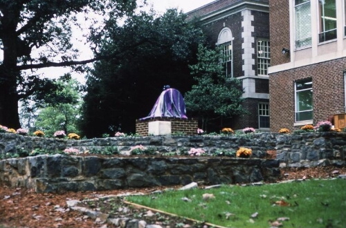 Alumni Memorial Garden