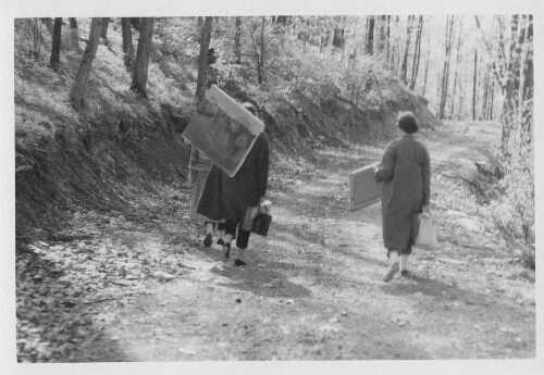 1.16.11: Art students on trail, 1930s.