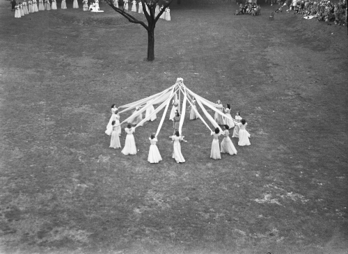 2.22.7-5: May Day festivities, Radford Campus, 1940s