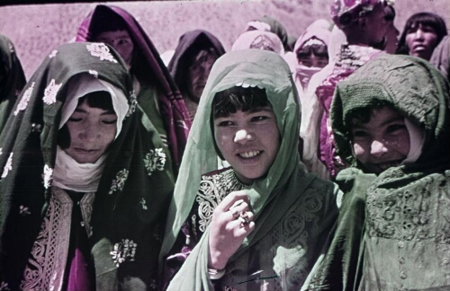 3A075 Afghan children in Bamiyan