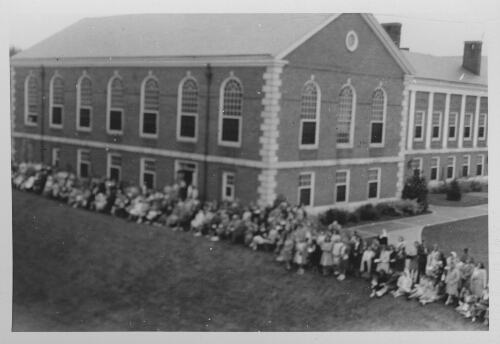 2.22.5-10: May Day festivities, Radford Campus, 1940s